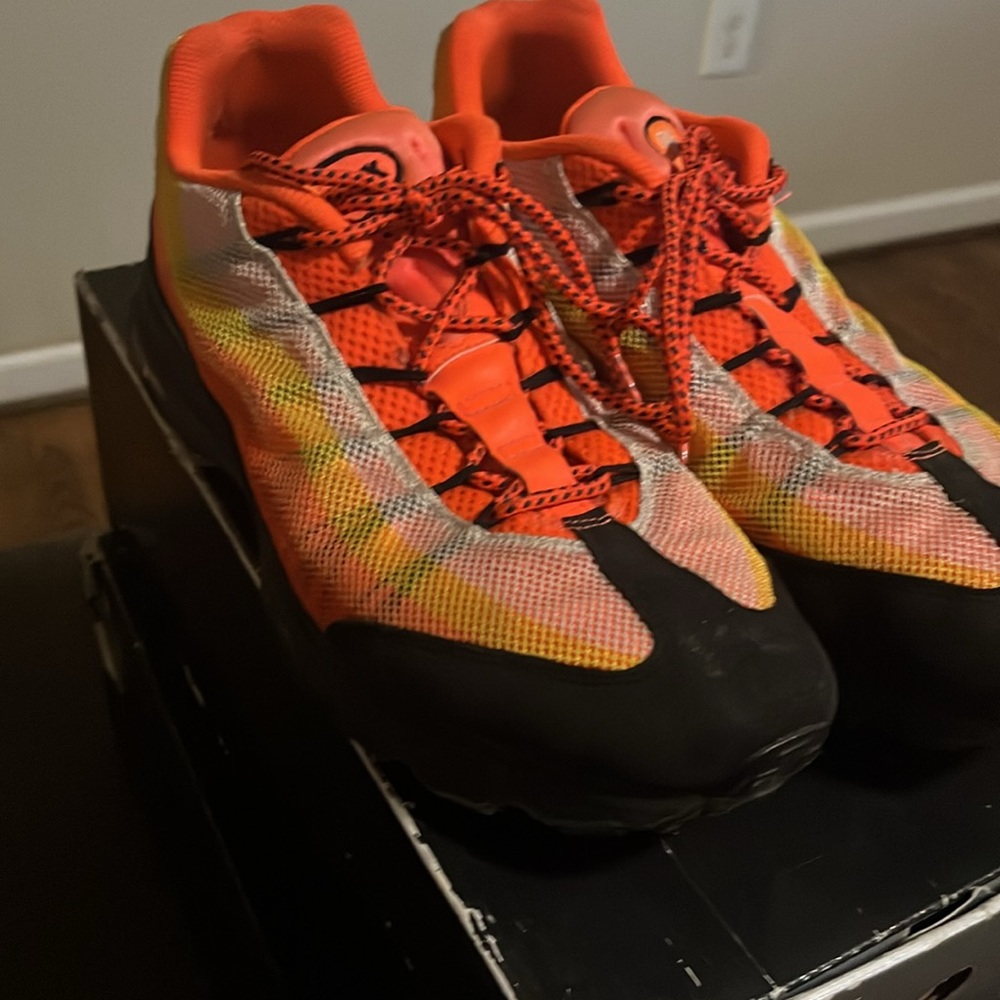 Used air max 95 - Picture 4 of 5